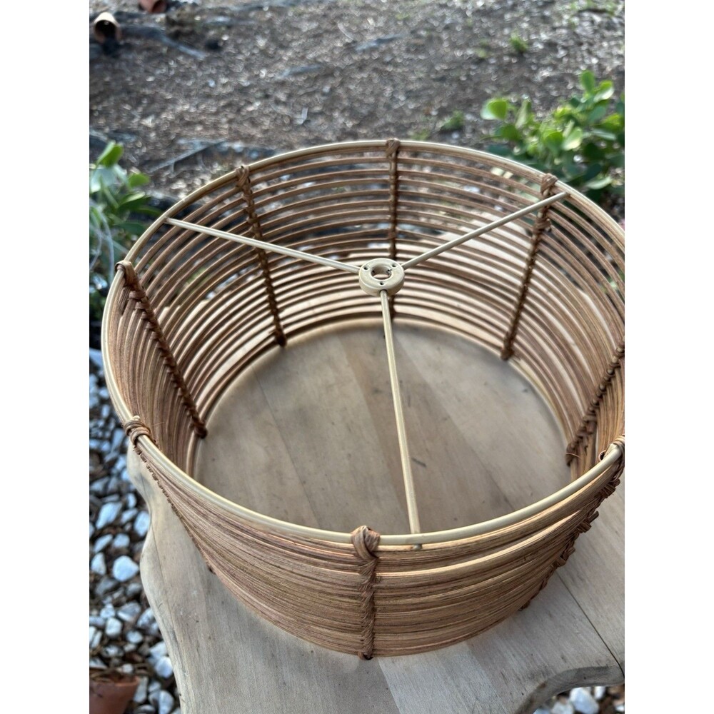 2 Vintage Unique bamboo rattan lamp shades - Picture 3 of 11